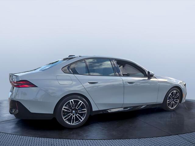 صورة 3 لـ 2026 BMW 540 I XDRIVE