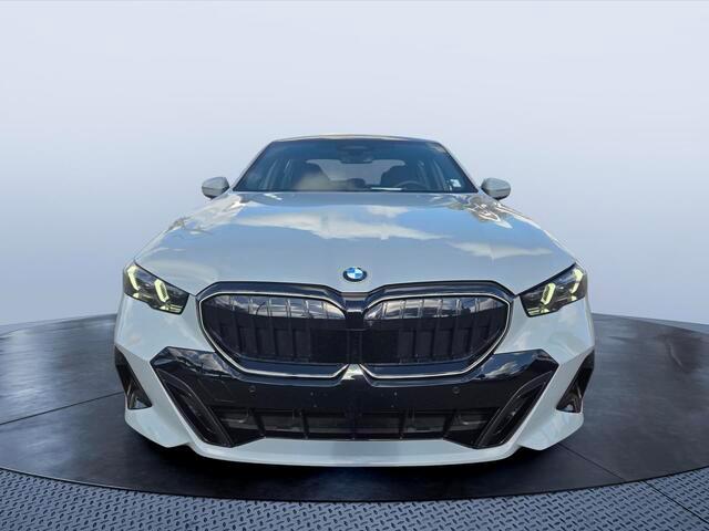 صورة 8 لـ 2026 BMW 540 I XDRIVE