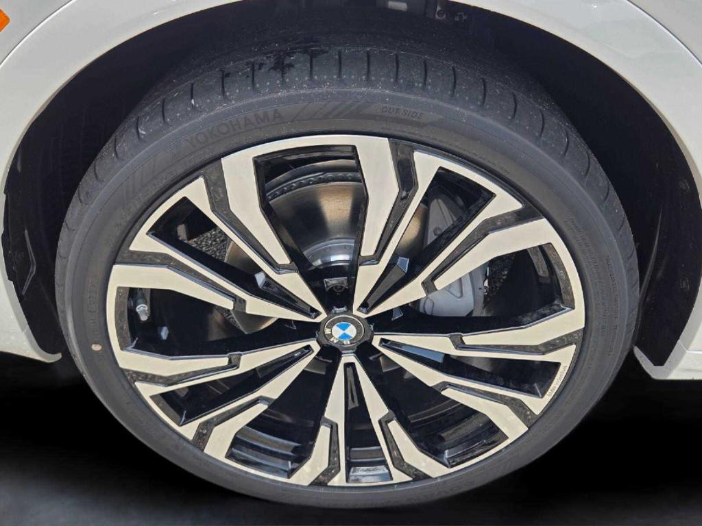 صورة 9 لـ 2027 BMW X7 XDRIVE40I