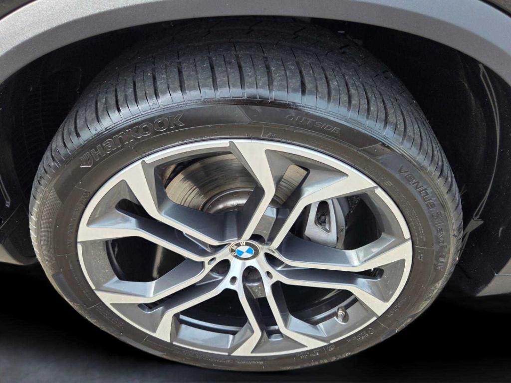 صورة 9 لـ 2026 BMW X5 XDRIVE40I