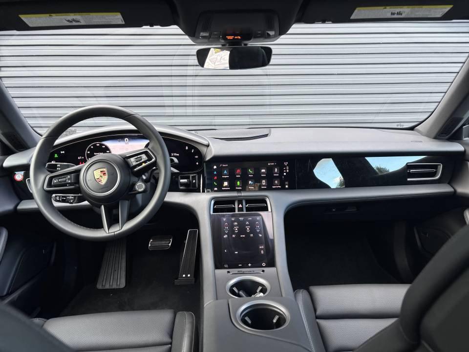 صورة مصغرة 12 لـ 2025 Porsche TAYCAN PREMIUM PACKAGE