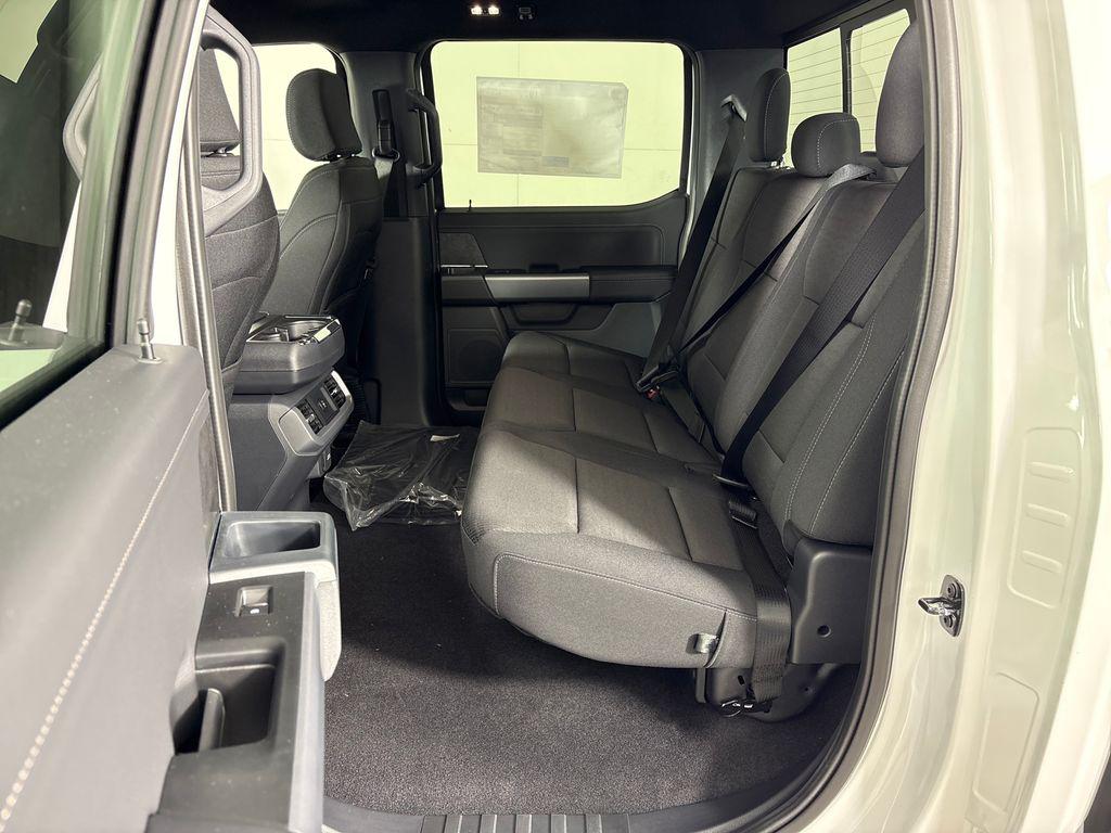 صورة مصغرة 32 لـ 2026 FORD F-150 XLT