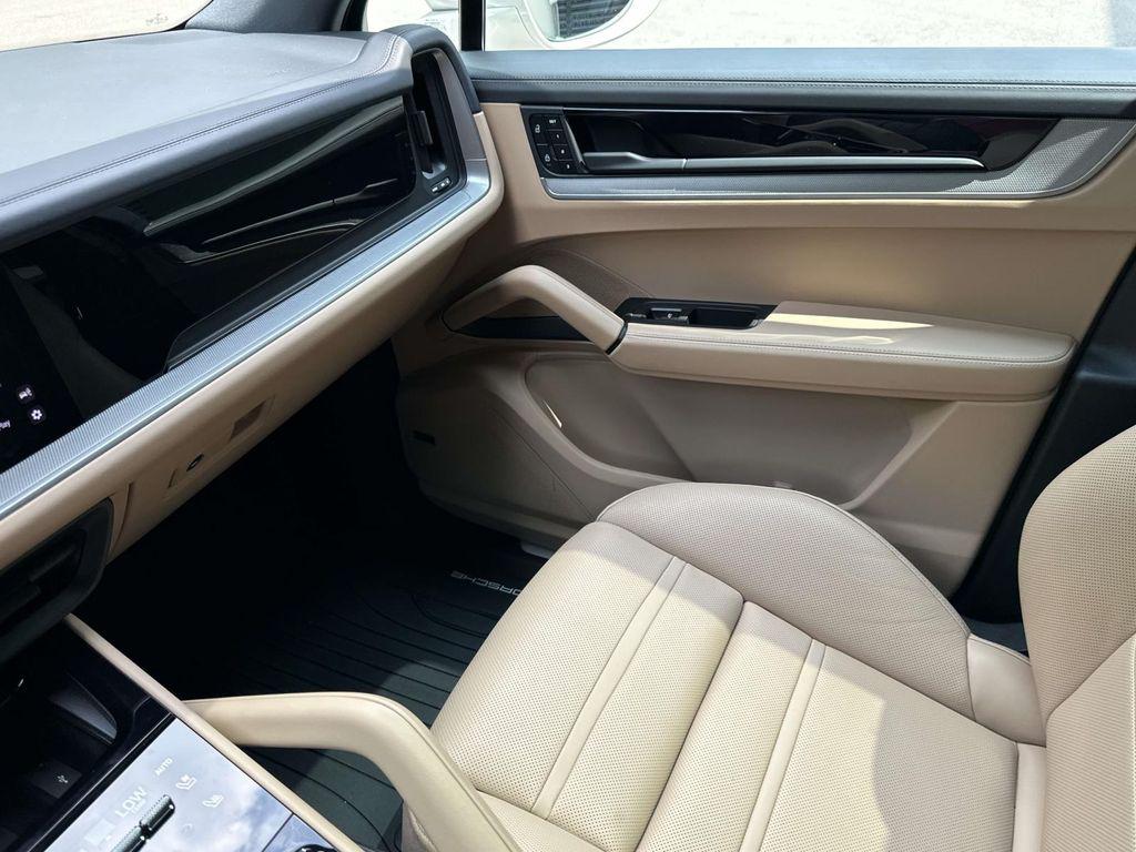 2025 Porsche CAYENNE CAYENNE E-HYBRID — миниатюра 29