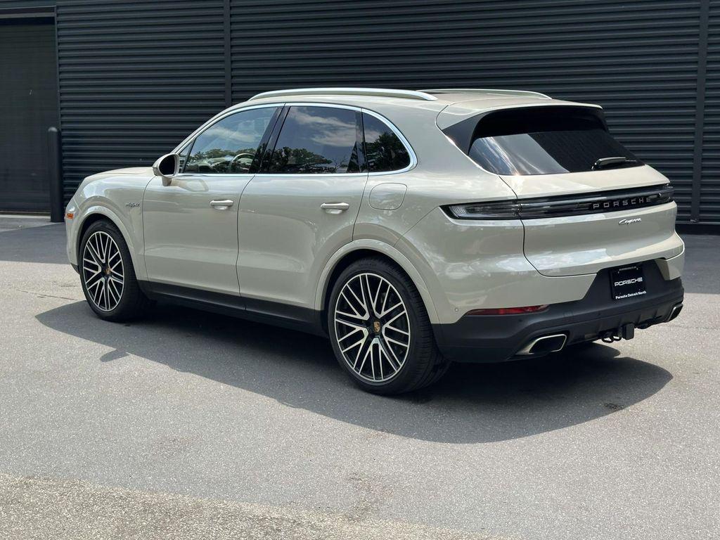 صورة 3 لـ 2025 Porsche CAYENNE CAYENNE E-HYBRID