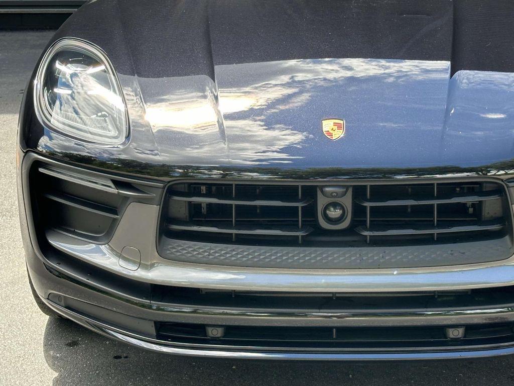 صورة 10 لـ 2025 Porsche MACAN T