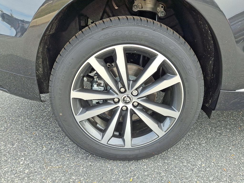 صورة مصغرة 7 لـ 2026 Jaguar F-PACE R-DYNAMIC S P250 AWD AUTOMATIC
