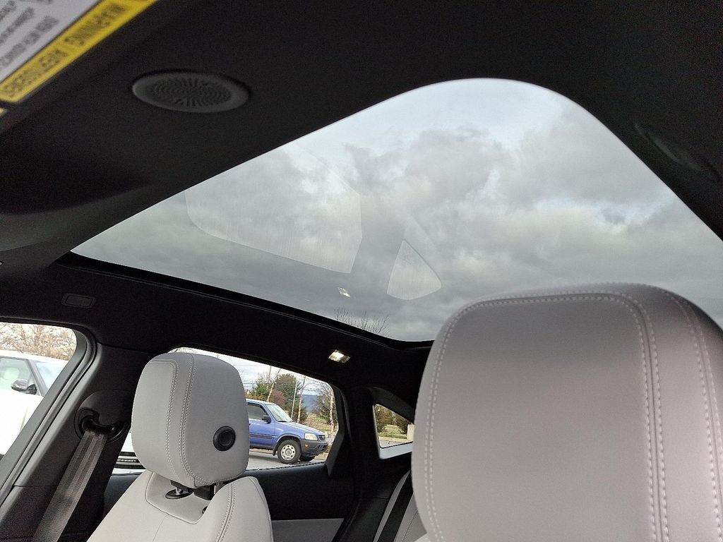 صورة مصغرة 12 لـ 2024 Jaguar E-PACE R-DYNAMIC SE P250 AWD AUTOMATIC