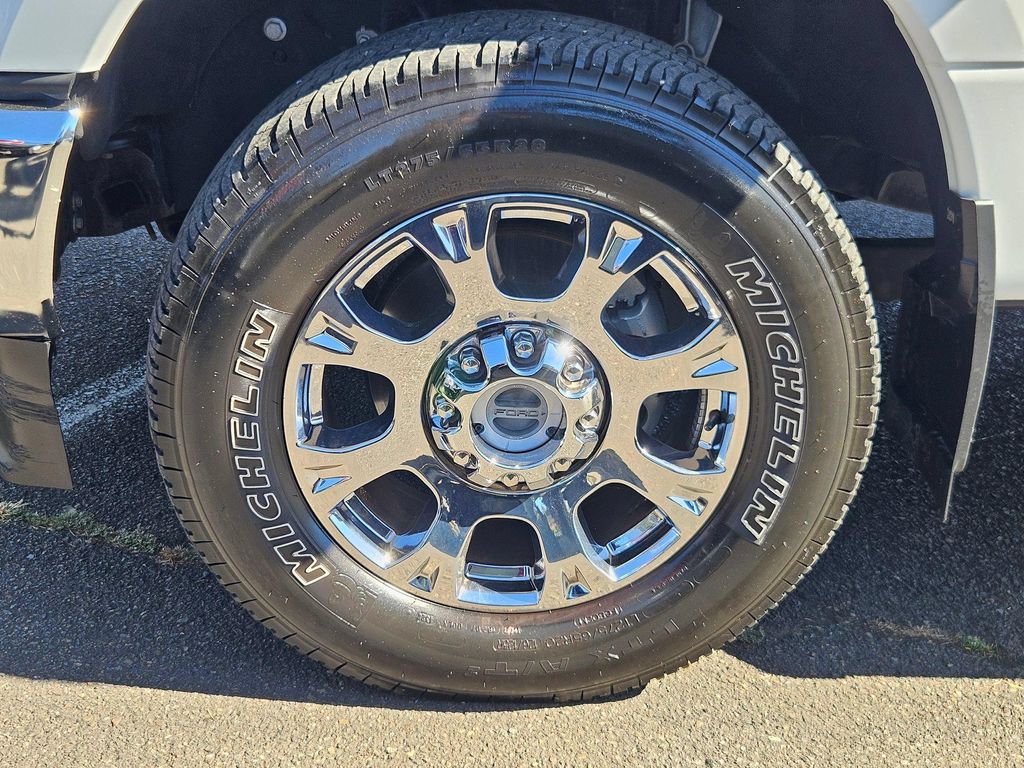 صورة 32 لـ 2021 FORD F-350 LARIAT