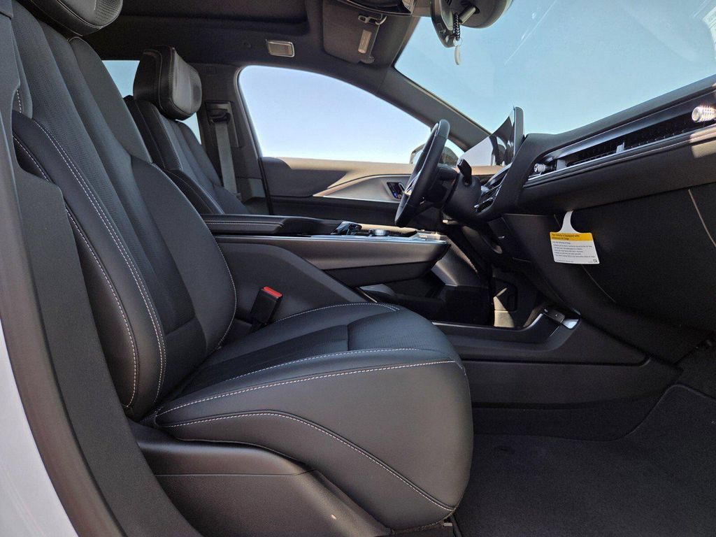صورة 14 لـ 2027 Cadillac LYRIQ PREMIUM SPORT