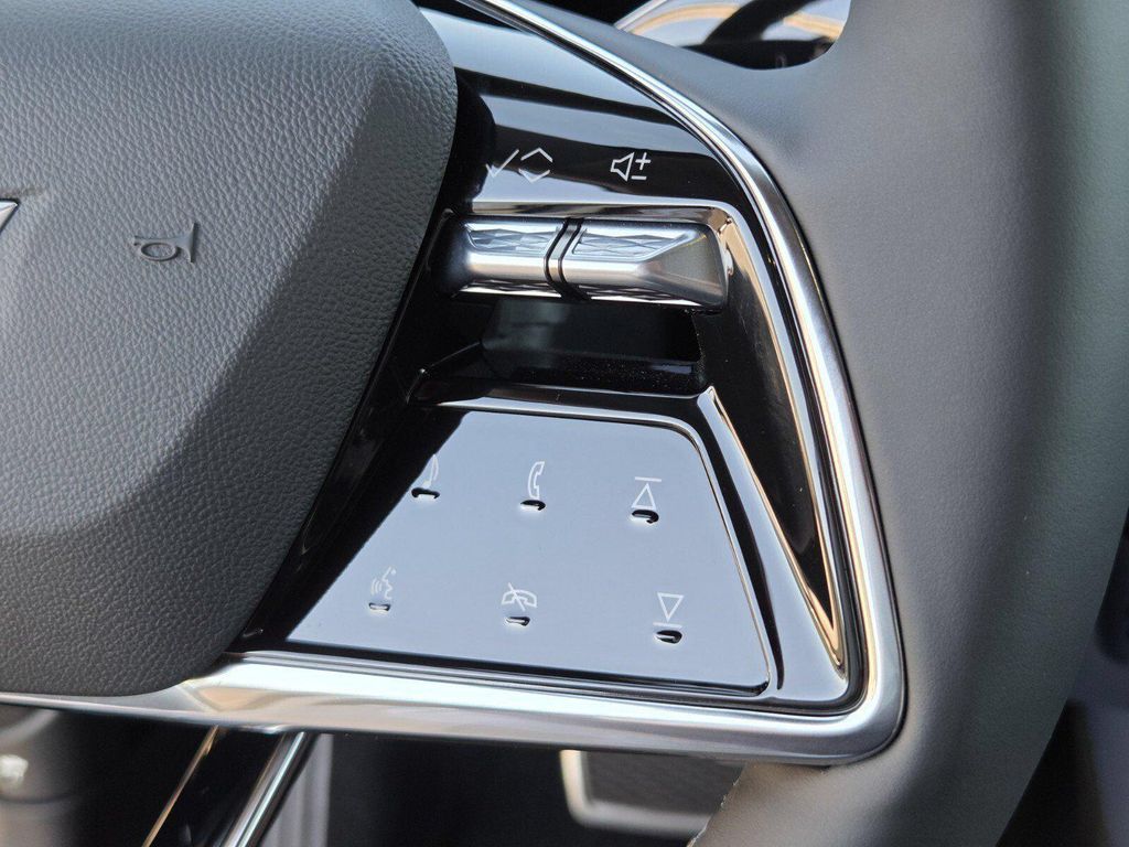 صورة مصغرة 22 لـ 2027 Cadillac OPTIQ PREMIUM SPORT