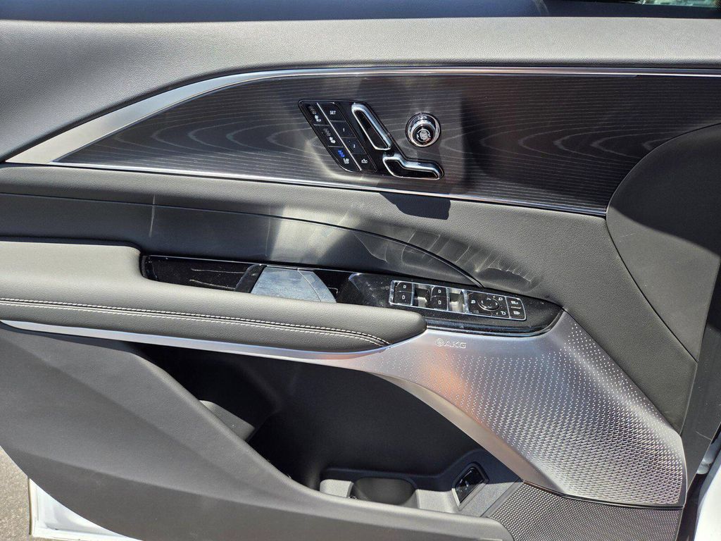 2026 Cadillac LYRIQ PREMIUM SPORT 缩略图 18