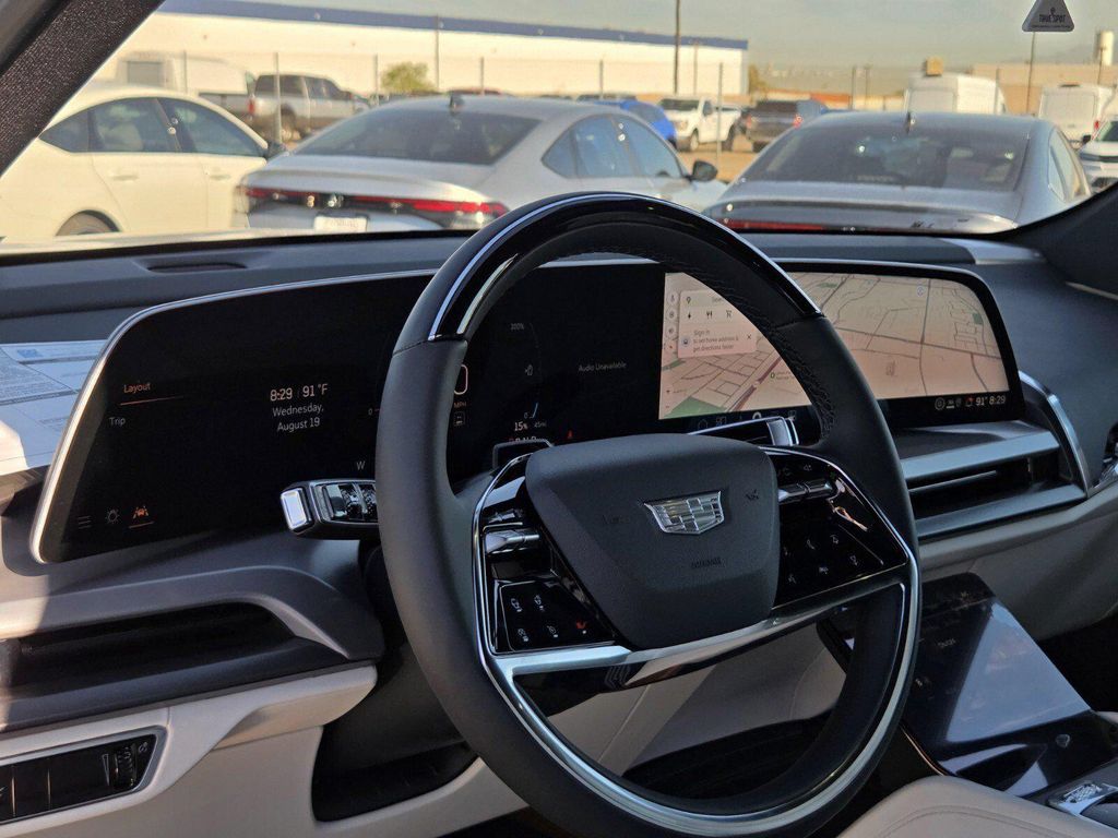 2027 Cadillac VISTIQ SPORT — миниатюра 11