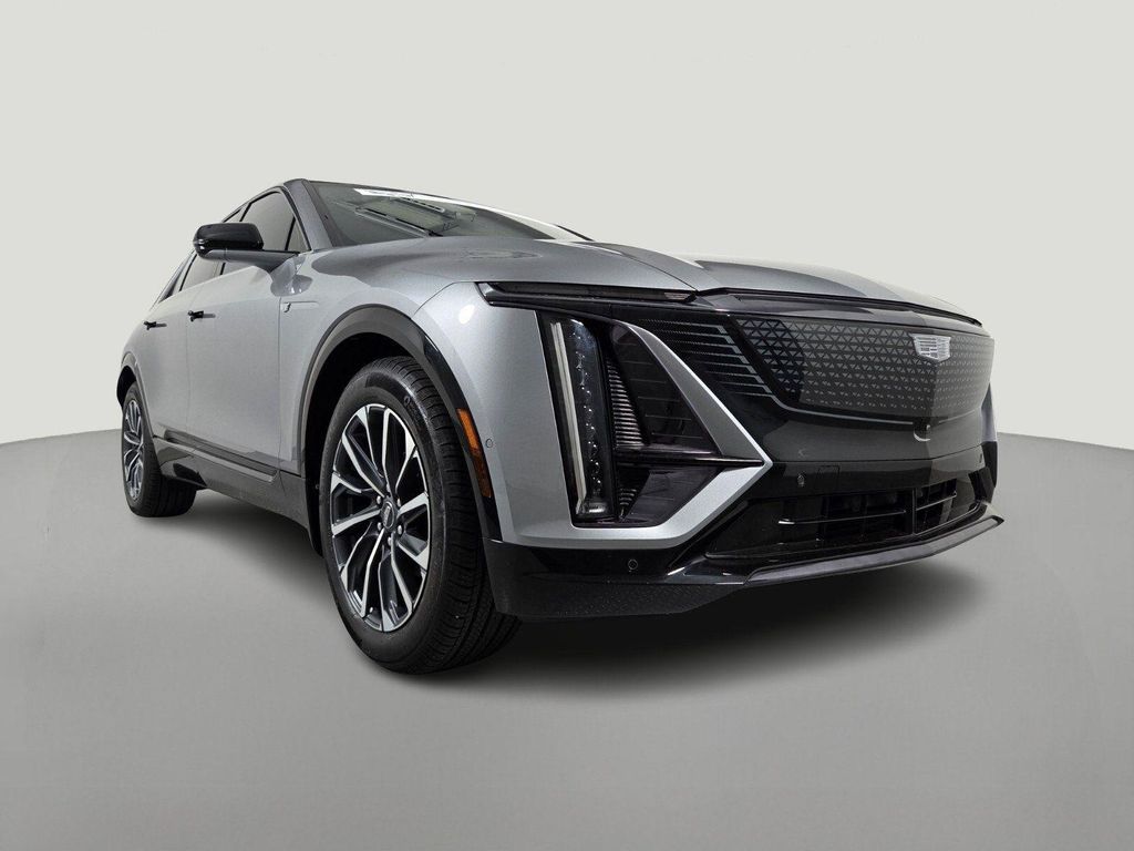 صورة 8 لـ 2024 Cadillac LYRIQ V