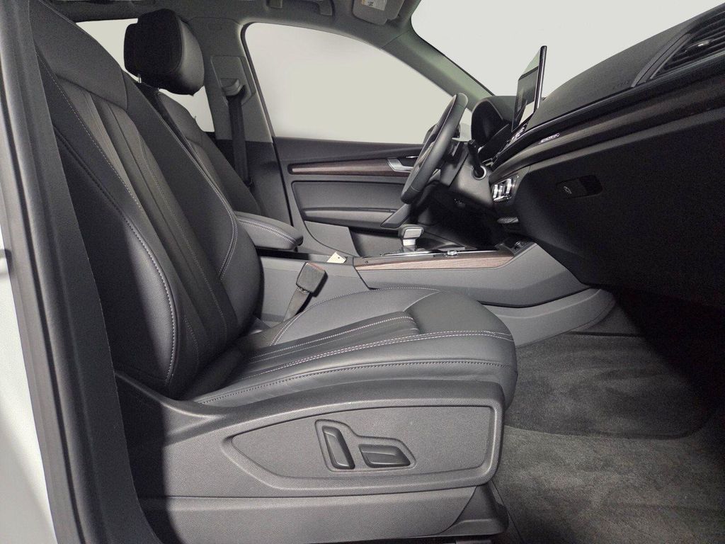 صورة مصغرة 14 لـ 2024 AUDI Q5 40 PREMIUM