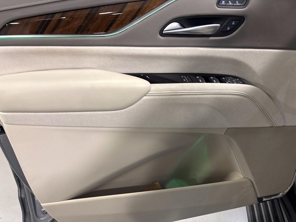 صورة مصغرة 13 لـ 2023 Cadillac ESCALADE ESV SPORT PLATINUM