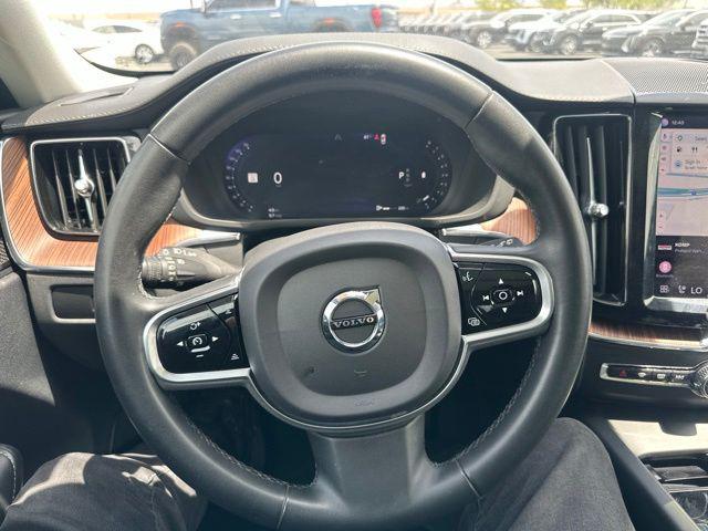 2023 Volvo XC60 B5 ULTIMATE BRIGHT THEME thumbnail 12