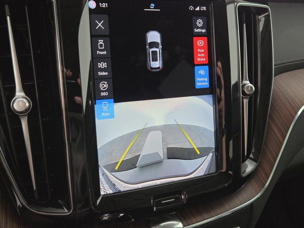 2023 Volvo XC60 B5 ULTIMATE BRIGHT THEME — фото 25
