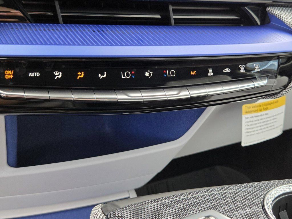 صورة مصغرة 25 لـ 2027 Cadillac OPTIQ SPORT
