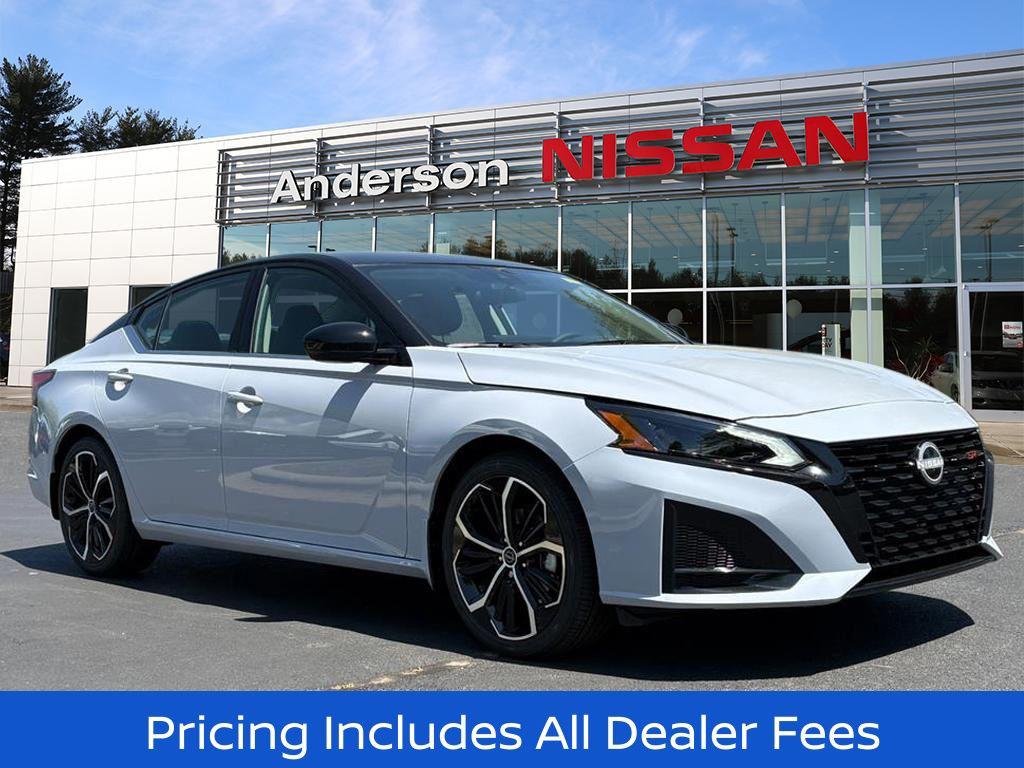 New 2026 Nissan Altima SR FWD