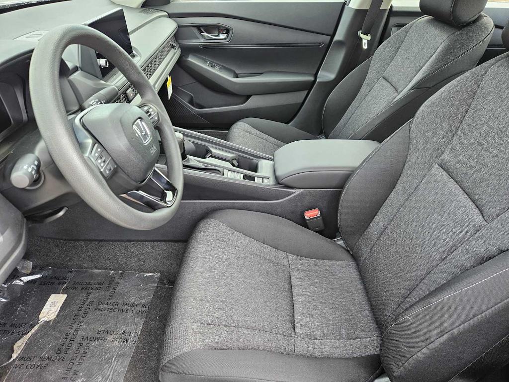 صورة 10 لـ 2026 Honda ACCORD LX