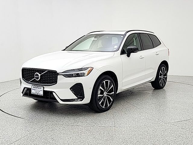 2023 Volvo XC60 B5 PLUS DARK THEME 照片 1