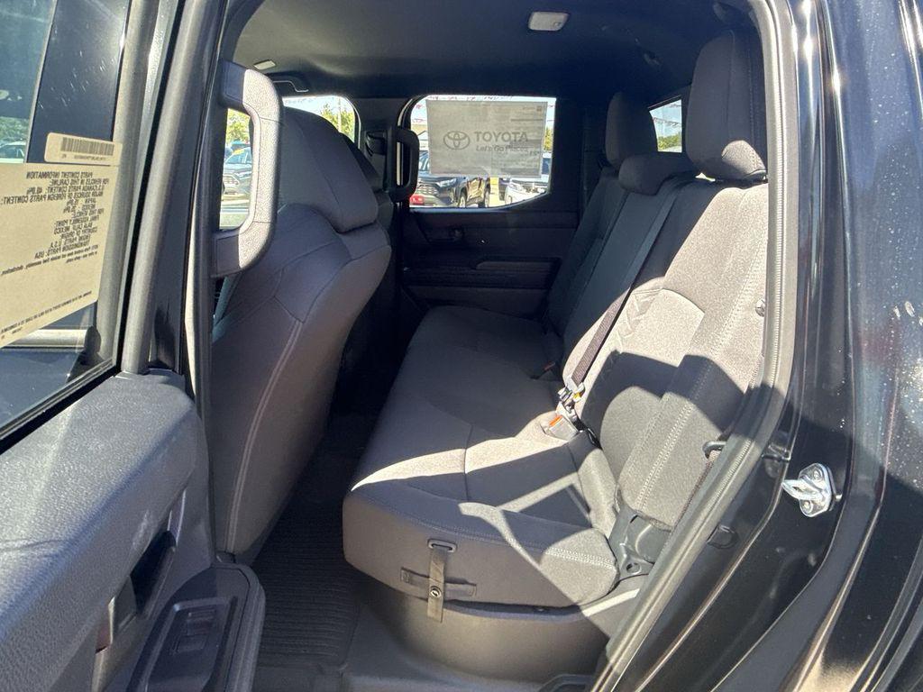 صورة مصغرة 30 لـ 2026 Toyota TACOMA SR5