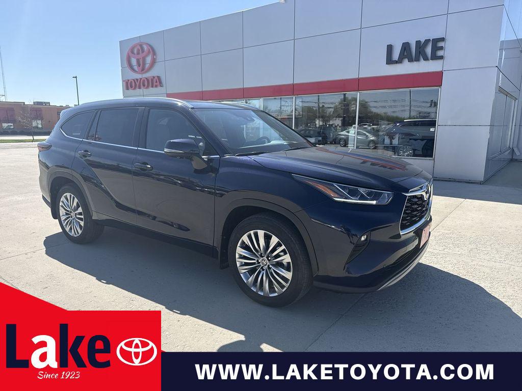New 2026 Toyota Highlander Platinum