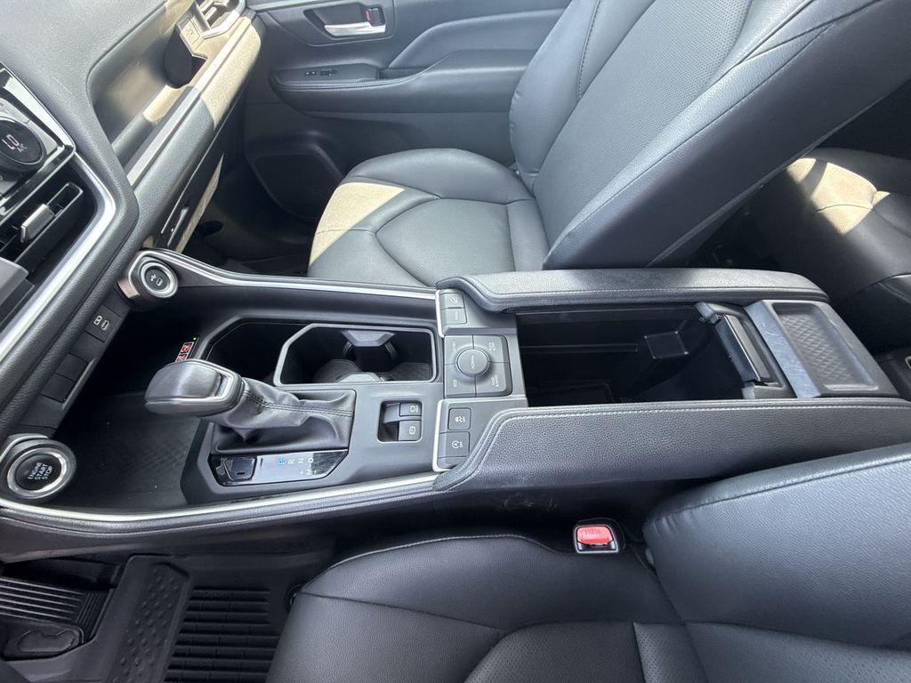 2025 Toyota GRAND HIGHLANDER XLE 缩略图 26