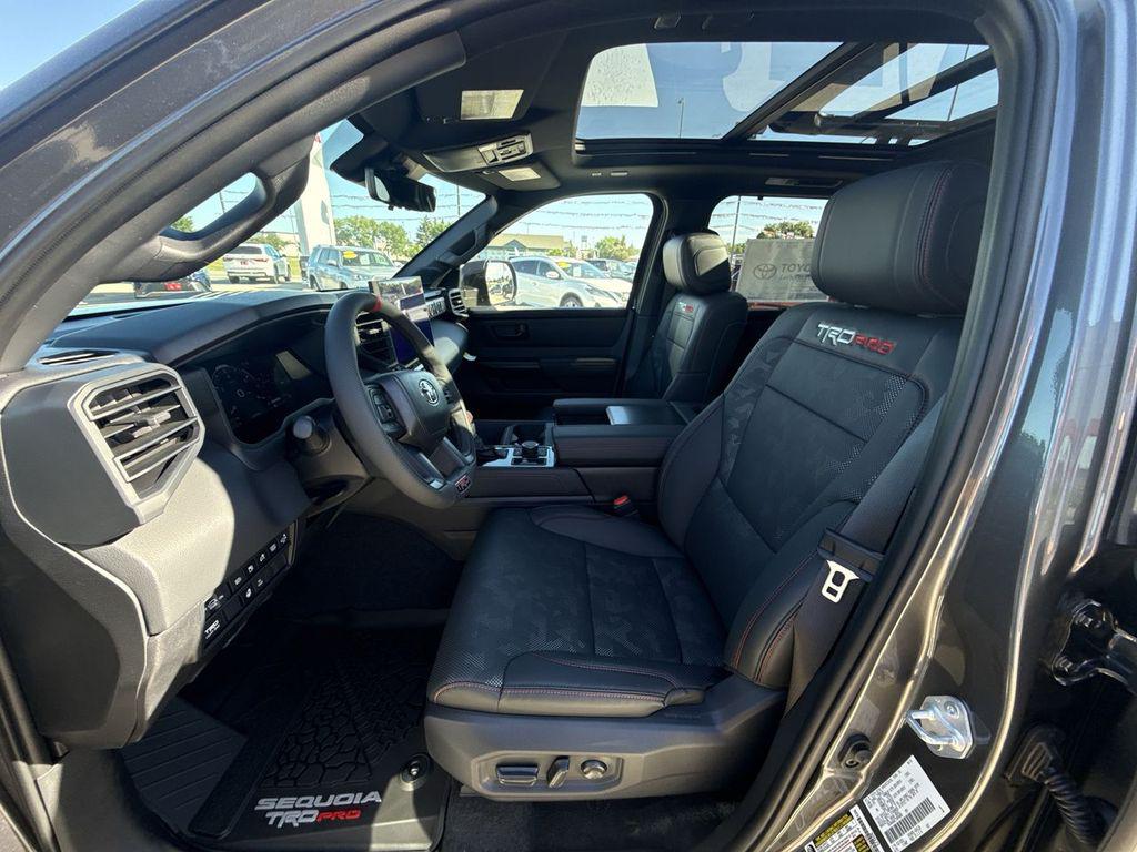 صورة مصغرة 15 لـ 2026 Toyota SEQUOIA TRD PRO
