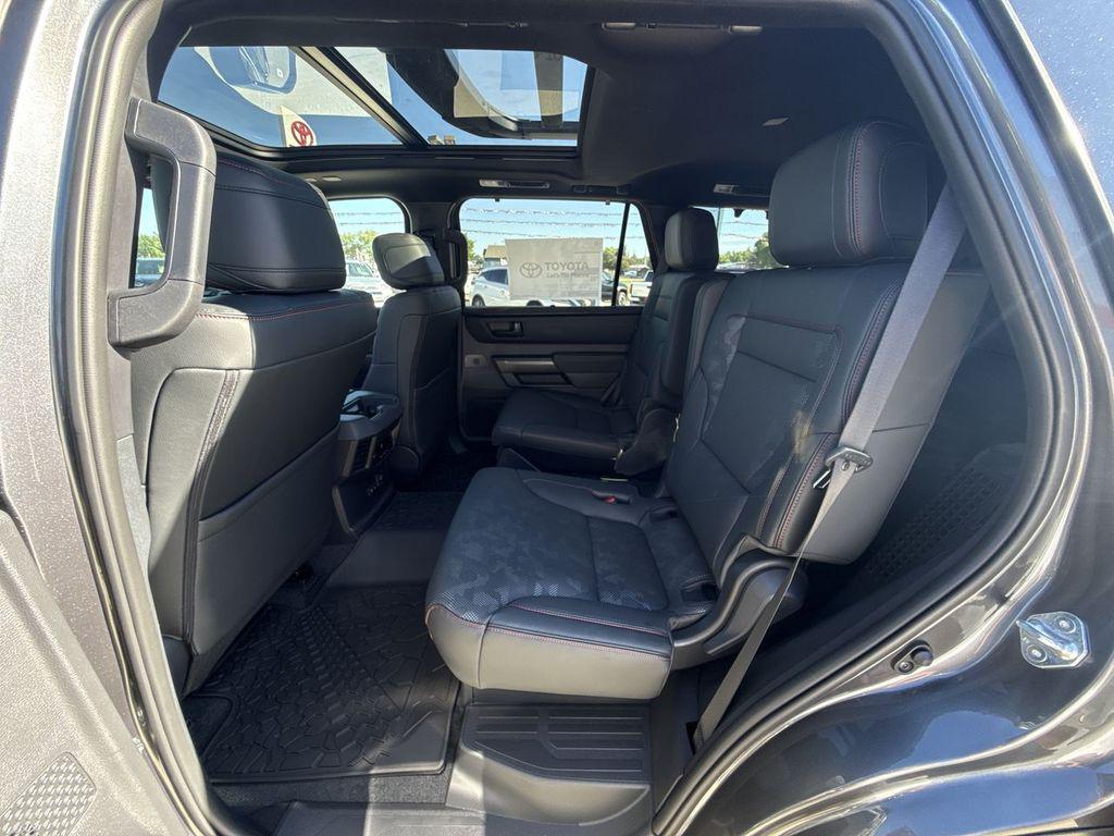 صورة مصغرة 31 لـ 2026 Toyota SEQUOIA TRD PRO