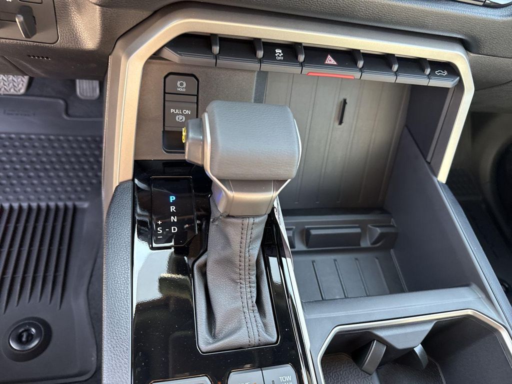صورة مصغرة 25 لـ 2026 Toyota TUNDRA SR5