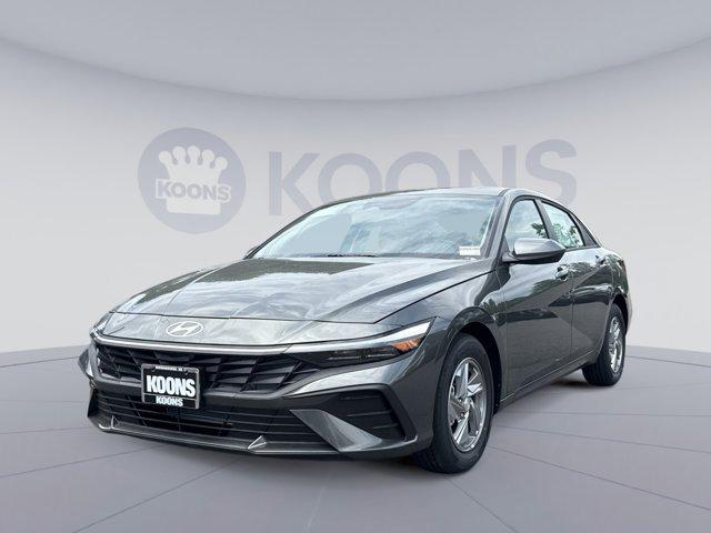 New 2026 Hyundai ELANTRA SE