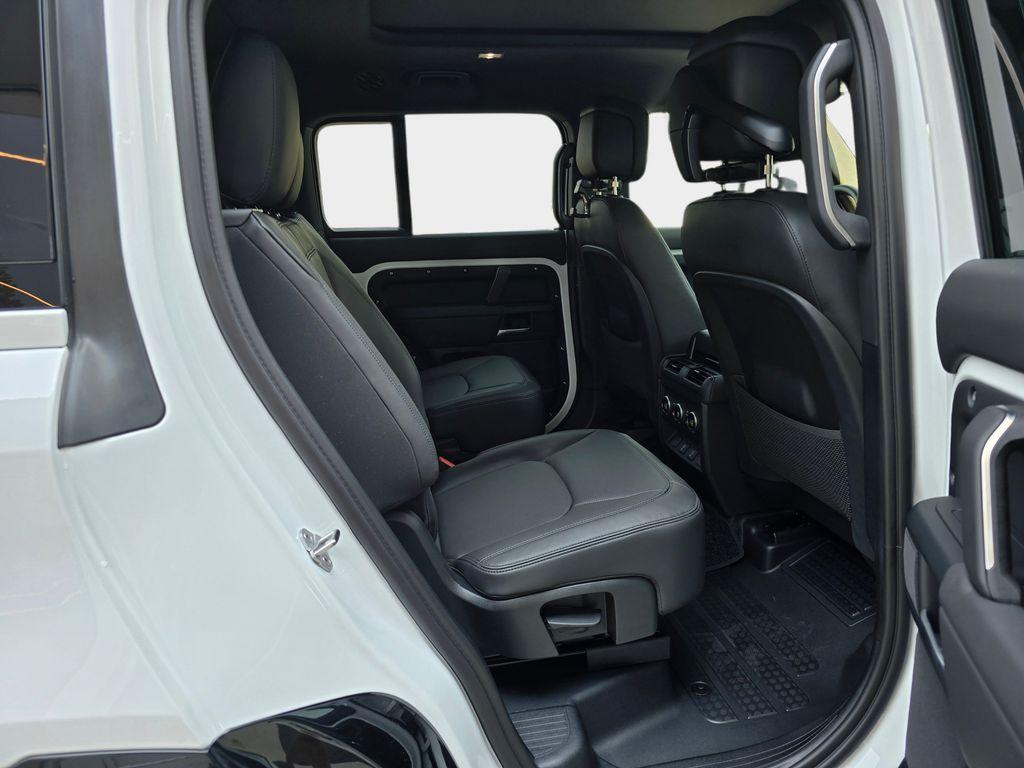2026 LAND Rover DEFENDER P400 X-DYNAMIC SE — фото 10