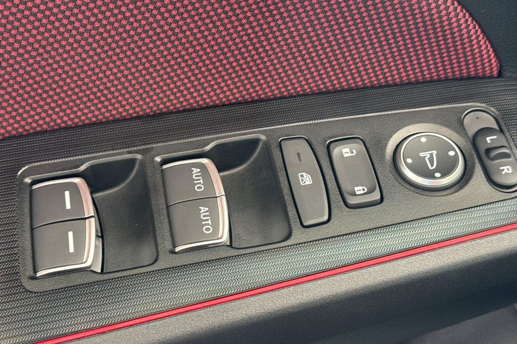 صورة مصغرة 13 لـ 2026 Honda CIVIC SI BASE