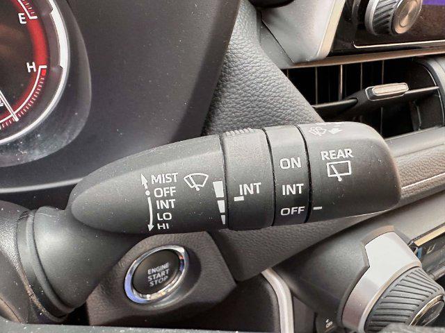 2025 Toyota RAV4 XLE — миниатюра 38