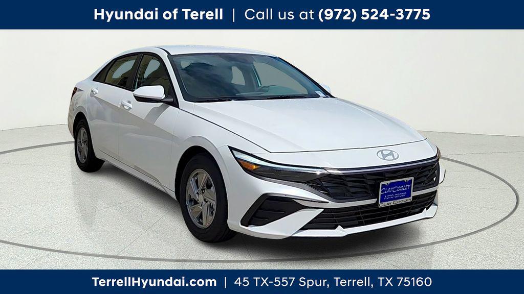 New 2026 Hyundai ELANTRA SE
