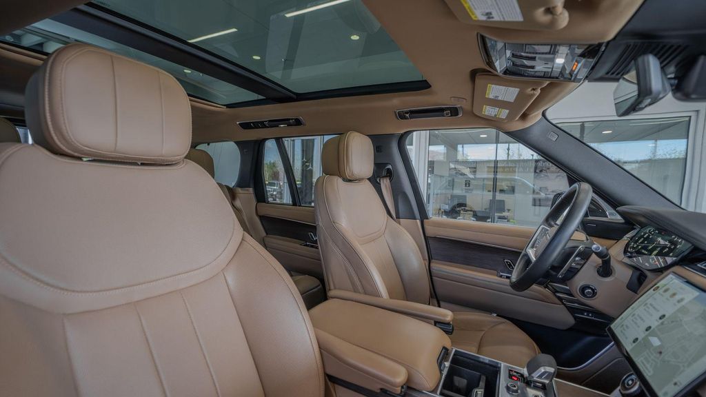 صورة مصغرة 28 لـ 2023 LAND Rover RANGE ROVER P530 SE