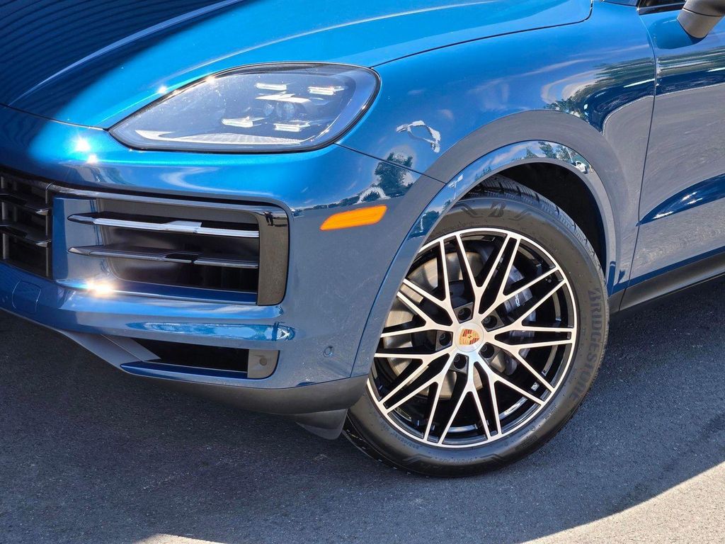 2025 Porsche CAYENNE — фото 9