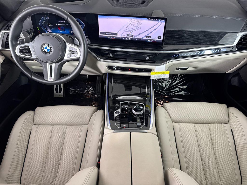 صورة مصغرة 12 لـ 2026 BMW X7 M60I