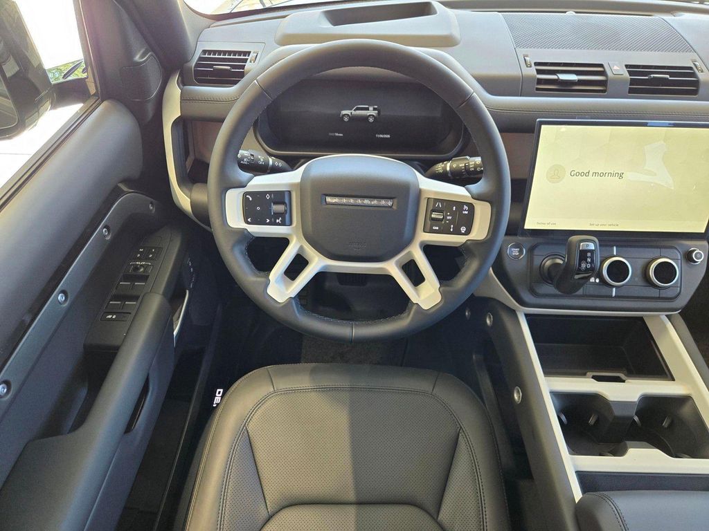 2026 LAND Rover DEFENDER P500 X-DYNAMIC SE photo 10