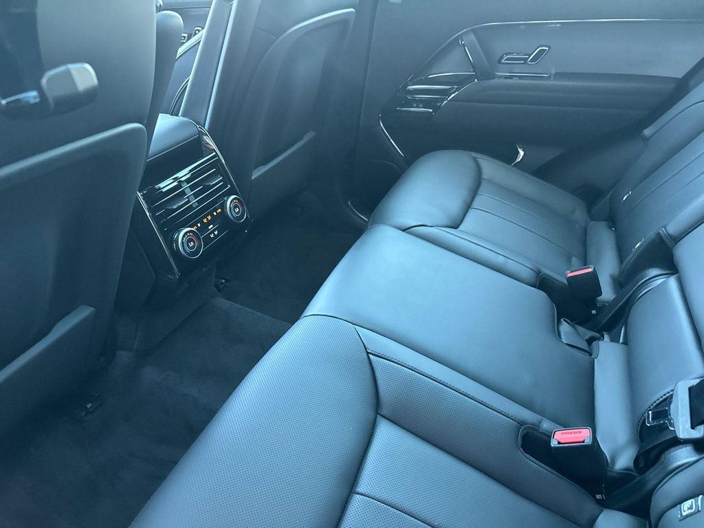 صورة مصغرة 11 لـ 2026 LAND Rover RANGE ROVER SPORT SE