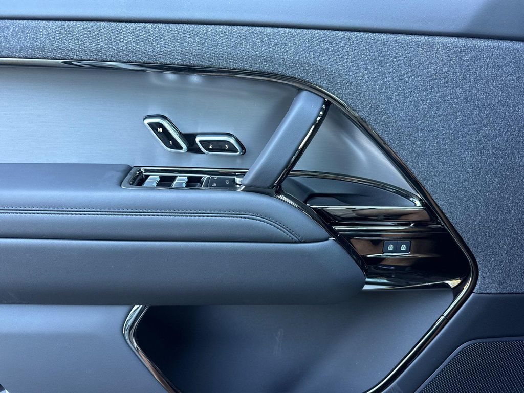 2026 LAND Rover RANGE ROVER SPORT SE photo 10