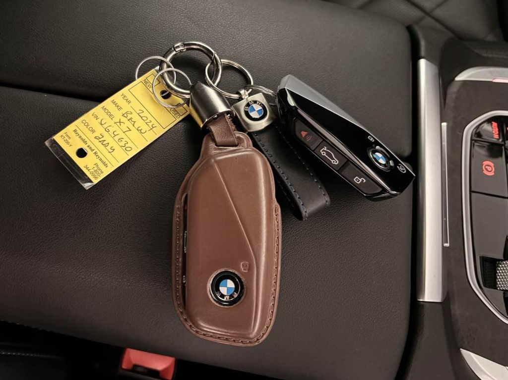 صورة مصغرة 37 لـ 2024 BMW X7 XDRIVE40I
