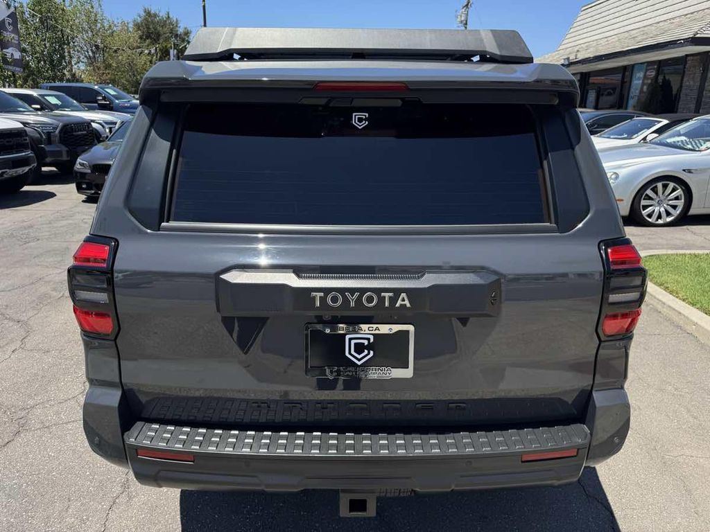 2025 Toyota 4RUNNER TRD OFF ROAD PREMIUM — фото 5