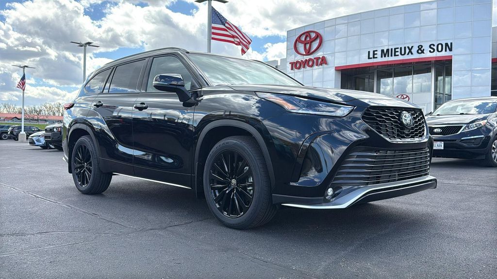 New 2026 Toyota Highlander XSE