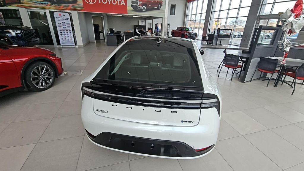 TOYOTA PRIUS - 4