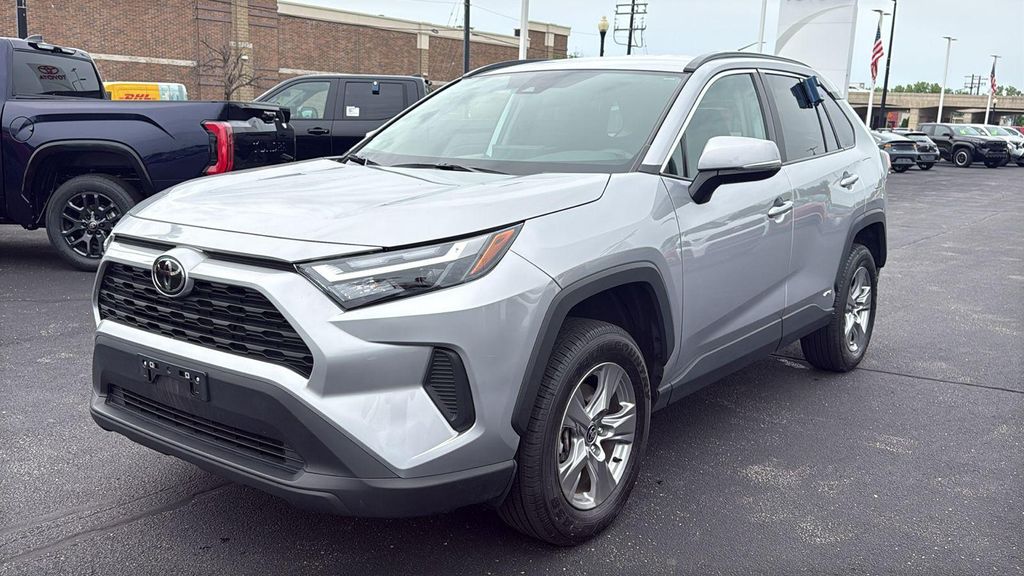 2025 Toyota RAV4 HYBRID XLE 照片 3