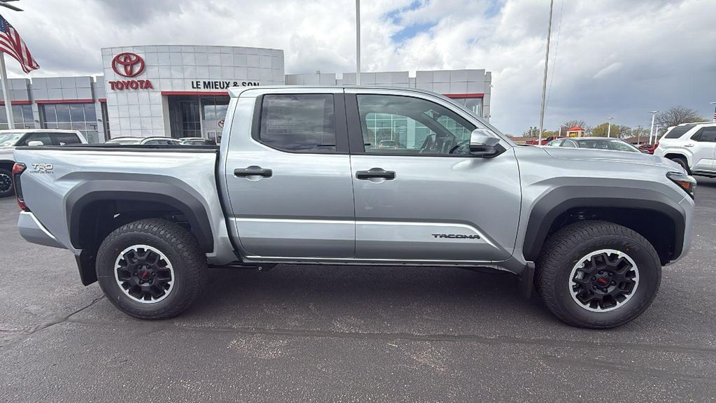 صورة 8 لـ 2026 Toyota TACOMA TRD OFF-ROAD
