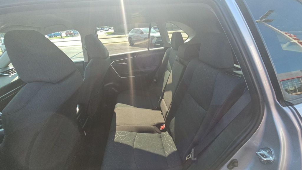 2025 Toyota RAV4 XLE 缩略图 27