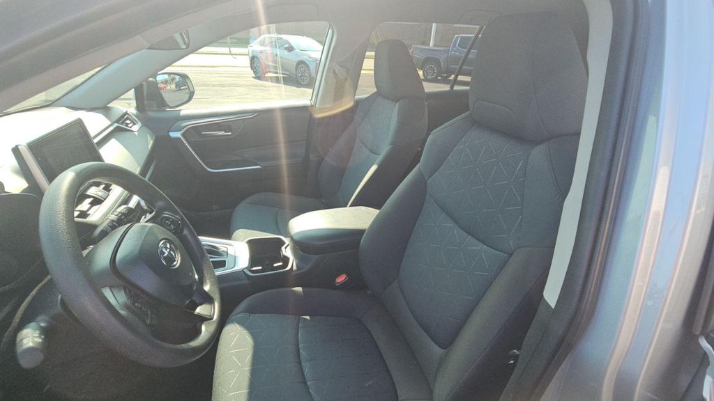 2025 Toyota RAV4 XLE 缩略图 25